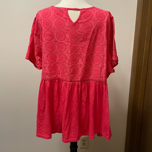 Crown & Ivy Top - Picture 3 of 5